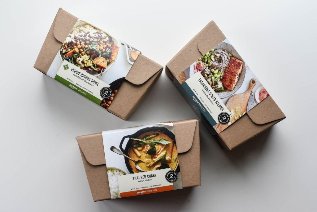 Упаковка готового продукта. Дизайнерская упаковка для еды. Упаковка для доставки еды. Готовые блюда в упаковке. Еда в упаковке.